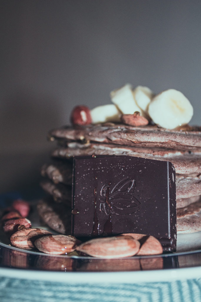 Trois ingrédients, dix minutes de préparation ! Et  voici de délicieux pancakes à la banane prêts pour un peit-déjeuner de qualité !