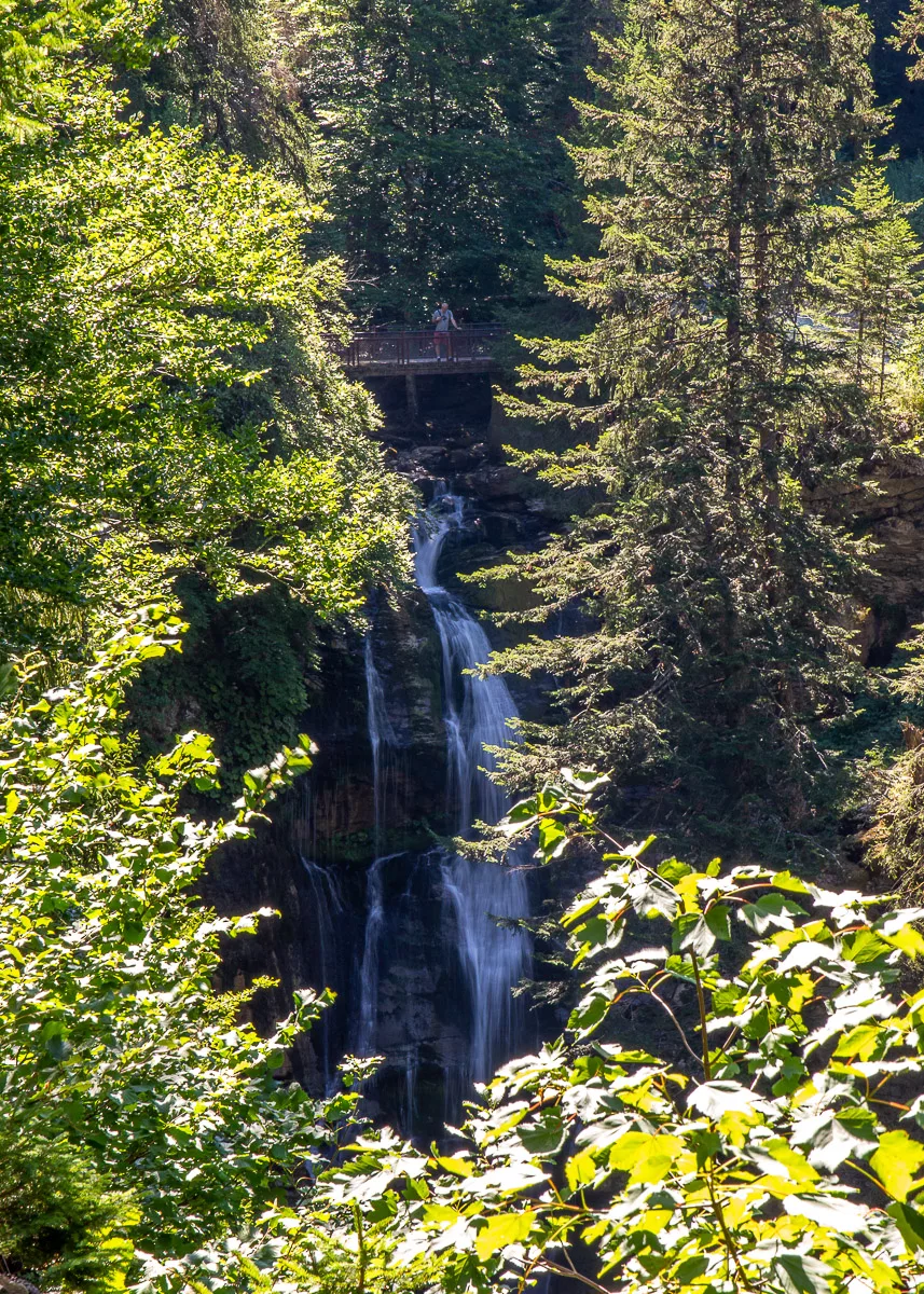 lac de montriond et cascade d'ardent
