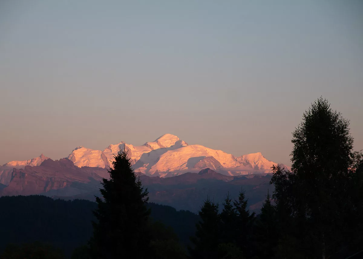 mont caly au coucher du soleil-2