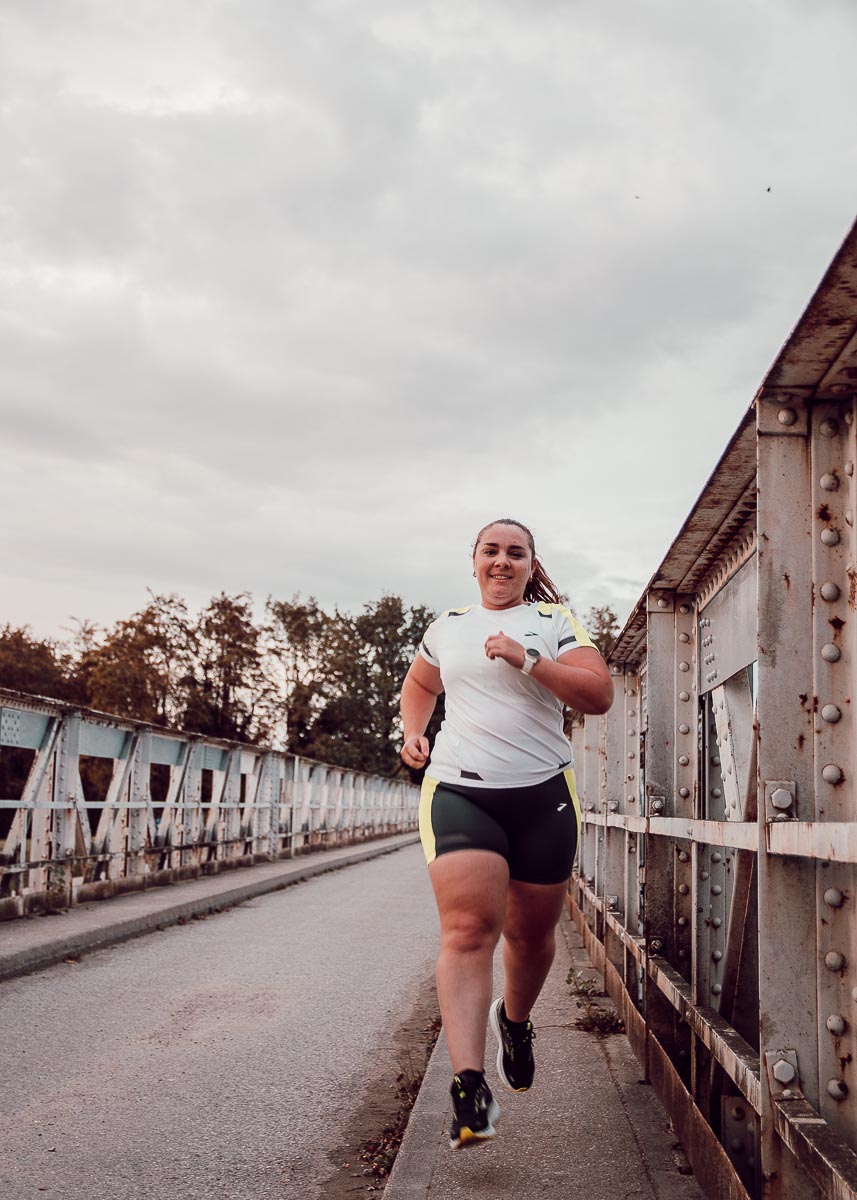 Tous mes conseils pour avoir le bon équipement pour courir en hiver malgré le froid, la pluie et la nuit !