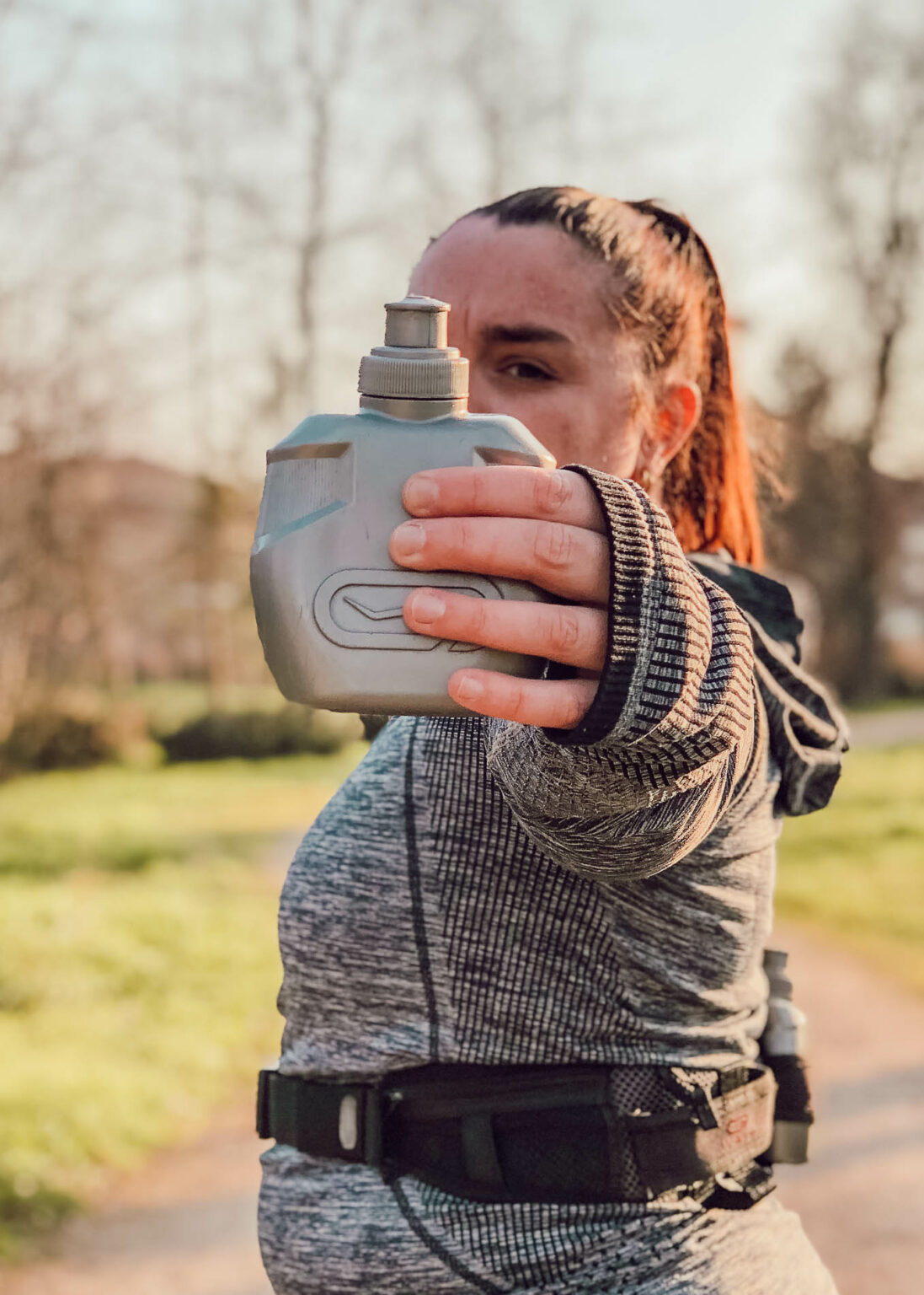 Qui dit effort d'endurance, dit stratégie d'hydratation et de nutrition spécifique. Je te propose de retrouver la boisson de l'effort et les ravitaillements que j'utilise sur mes sorties de course à pied, de trail, de vélo ou encore de triathlon. Que ce soit à l'entraînement ou en compétition.