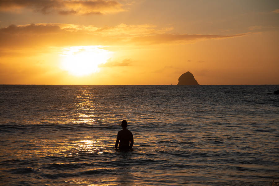 La Martinique est une destination que je te recommande à 2 000 %, que ce soit pour un séjour en famille, entre amis ou solo. Voici mes recommandations et bons plans pour deux semaines de vacances inoubliables ! 