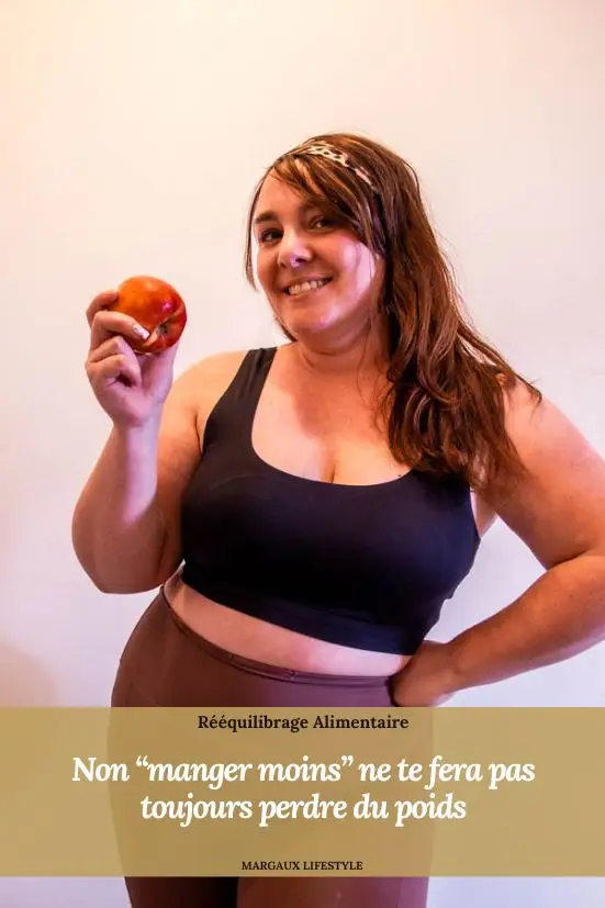 Le déficit calorique est une condition nécessaire à la perte de poids, car il oblige le corps à puiser dans ses réserves d’énergie. Cependant, ce n’est pas une garantie de succès à long terme, car d’autres facteurs comme les hormones, le stress, le sommeil ou la répartition des macronutriments influencent aussi la capacité du corps à brûler les graisses. Une approche durable repose donc sur un équilibre entre alimentation adaptée, activité physique et bien-être général, plutôt que de simplement "manger moins".