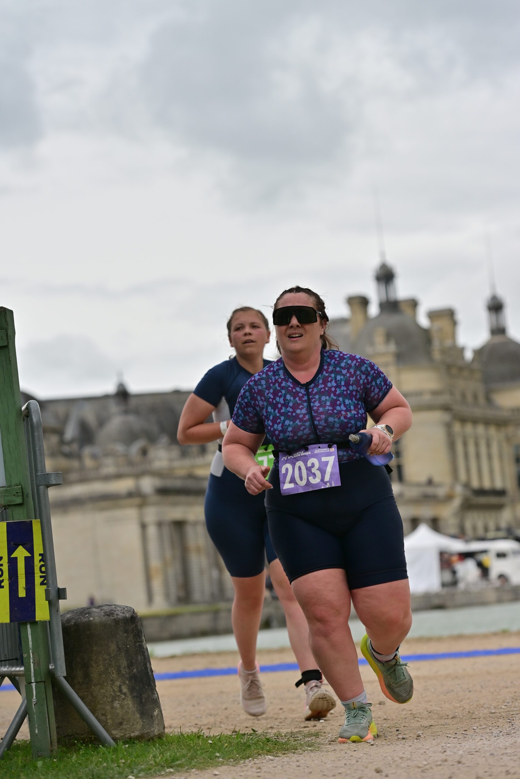 Début Juin 2025, j’ai lancé ma saison de triathlon avec le format S du Château de Chantilly : 750 m de nage dans les canaux, 20 km (et un peu plus) de vélo dans les villages autour et 5km de course à pied dans les allées du parc… Une épreuve difficile, mais qui fait du bien !