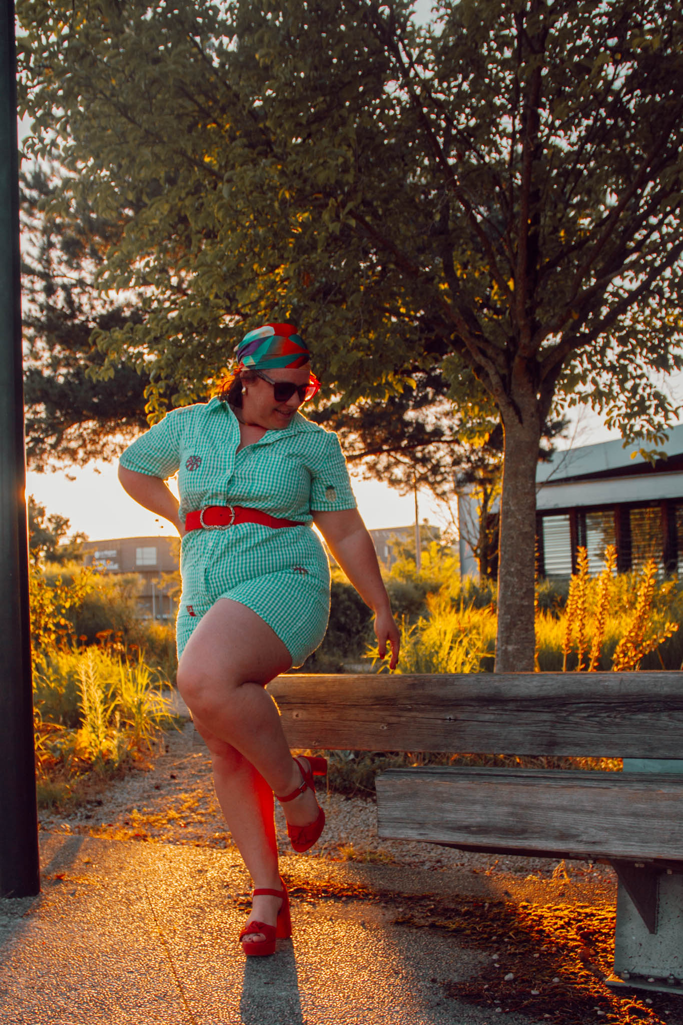 Créer du contenu, ce n’est pas juste publier une jolie photo : c’est penser un message, choisir un angle, construire une narration. Être influenceuse, quand c’est fait avec éthique, c’est avoir la capacité de toucher, d’inspirer et parfois de faire bouger les choses. C’est un métier créatif, stratégique et profondément humain, qui demande du temps, de l’engagement et de l’authenticité.