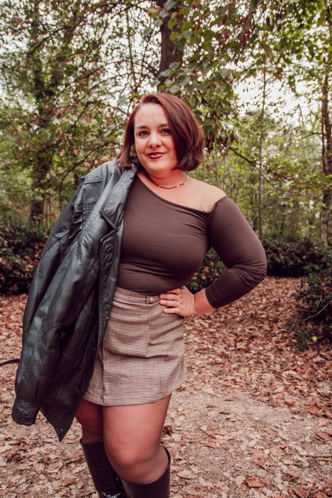 Avoir un espace de bienveillance, c’est comme offrir une bulle d’air à ton esprit dans un monde souvent étouffant. Cet espace te permet de relâcher la pression, d’être pleinement toi-même sans crainte du jugement et de recharger tes batteries émotionnelles. C’est un refuge essentiel pour cultiver ta confiance, prendre soin de toi et avancer plus sereinement vers tes objectifs.