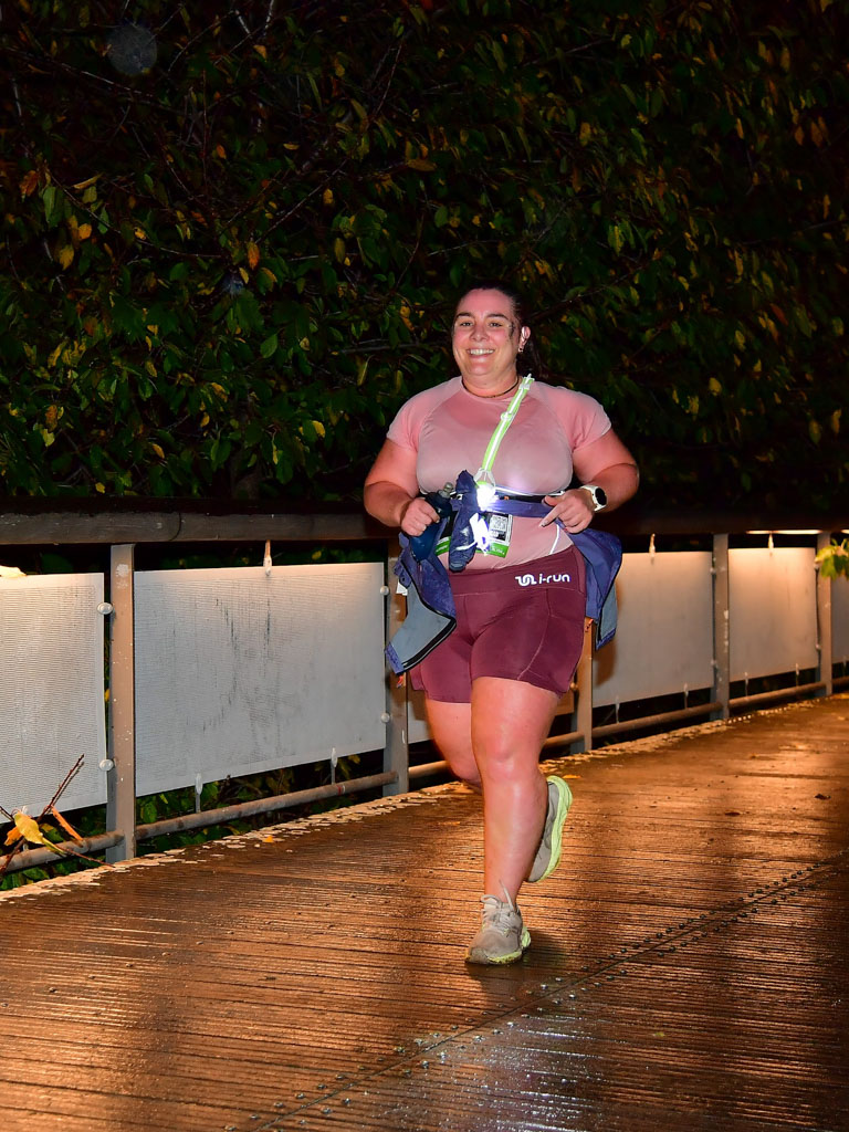 Le LUT by Night est une expérience sportive et humaine exceptionnelle, mêlant effort, ambiance et découverte. Courir à travers Lyon illuminée, sous la pluie et au milieu des encouragements, m’a offert des sensations uniques, entre dépassement de soi et pur plaisir. Je garde en mémoire une soirée intense, festive et inspirante, qui me rappelle pourquoi j’aime tant chausser mes baskets pour vivre ce genre d’aventure.