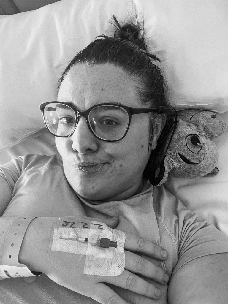 La chirurgie bariatrique est un traitement médical destiné aux personnes souffrant d’obésité sévère ou de complications métaboliques comme le diabète ou la résistance à l’insuline. Elle regroupe plusieurs techniques, dont la sleeve gastrectomie et le bypass gastrique, qui modifient le système digestif pour favoriser une perte de poids durable. Avant de se lancer, il est essentiel de comprendre son fonctionnement, ses critères d’éligibilité et le parcours pré-opératoire.