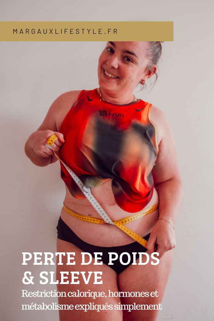 La perte de poids après une sleeve ne repose pas uniquement sur une restriction alimentaire, mais sur un ensemble de mécanismes hormonaux et métaboliques qui modifient en profondeur le fonctionnement du corps. Si les premières semaines sont marquées par une perte rapide liée à une forte diminution des apports, la suite du parcours dépend surtout de la manière dont l’organisme régule l’énergie, les hormones et le métabolisme. Comprendre ces différentes phases permet d’aborder la sleeve avec plus de recul, et surtout sans réduire cette intervention à une simple question de “manger moins”.