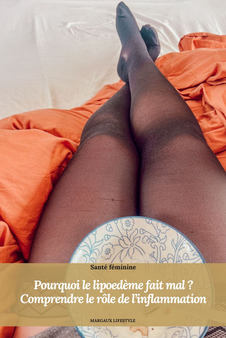 Les douleurs liées au lipoedème sont souvent diffuses, difficiles à décrire, et ne ressemblent pas à des douleurs musculaires classiques : elles peuvent prendre la forme d’une sensibilité au toucher, de tensions, ou de sensations de brûlure dans les jambes. Elles s’expliquent en grande partie par une inflammation chronique du tissu adipeux, associée à une pression sur les nerfs et à des troubles de la circulation. Ce qui les rend particulièrement déstabilisantes, c’est qu’elles peuvent apparaître même sans effort, ou persister malgré une pratique sportive adaptée.