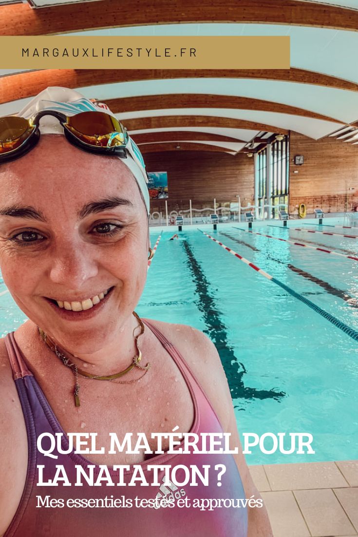 Pour commencer la natation, inutile d’investir dans un équipement ultra technique : un maillot de bain confortable, une bonne paire de lunettes, un bonnet et des tongs suffisent largement pour tes premières séances. Avec le temps, tu pourras éventuellement ajouter quelques accessoires de natation comme des palmes, un pull buoy ou un tuba frontal pour varier les entraînements et travailler ta technique. En natation, le matériel idéal n’est pas celui qui impressionne au bord du bassin, mais celui qui te donne envie de revenir nager sereinement.