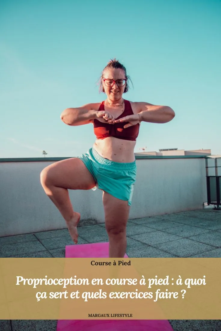 La proprioception en course à pied participe à notre capacité à percevoir la position de notre corps, à contrôler nos mouvements et à nous adapter aux changements d'appui. La travailler grâce à des exercices de proprioception peut notamment solliciter l'équilibre, la stabilité de la cheville et le contrôle neuromusculaire, avec un intérêt particulier après certaines entorses. Quelques exercices simples, réalisables sans matériel, permettent de commencer progressivement sans avoir besoin de transformer la proprioception en séance supplémentaire dans son entraînement.